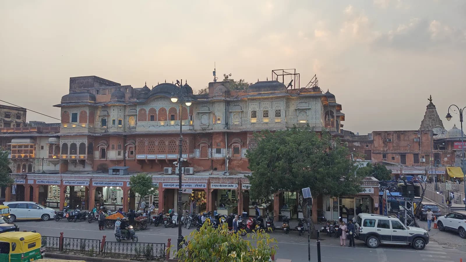 Historic haveli above jewellery shops in Jaipur's old city